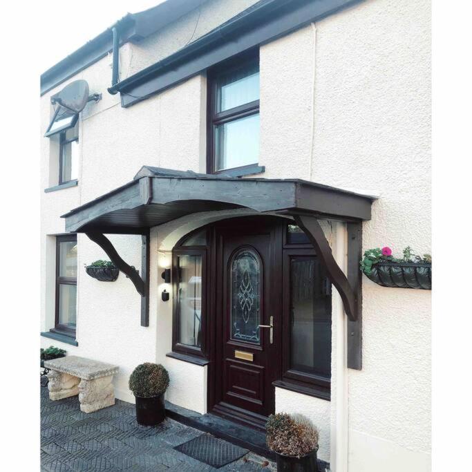Y Bwythyn - Lovely In Village Of Spittal Appartement