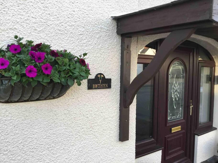Y Bwythyn - Lovely In Village Of Spittal Appartement